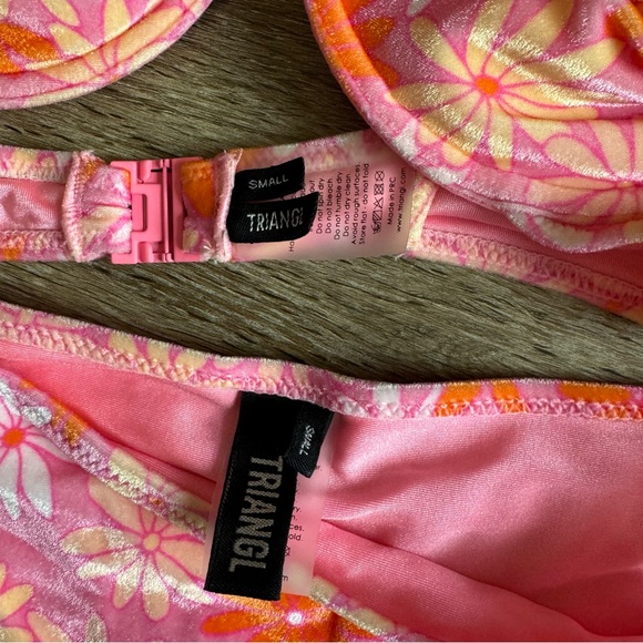 Triangl RHIAN Slushi Bikini TOP ONLY - Picture 3 of 4